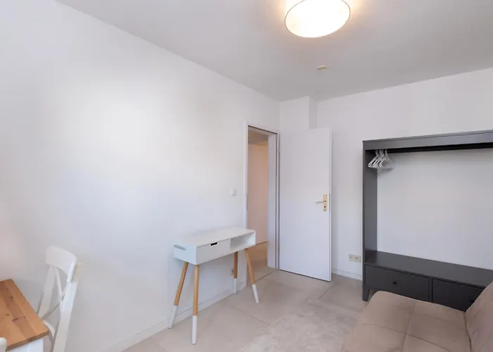 Schoene Moderne 2-zimmerwohnung 公寓 格平根